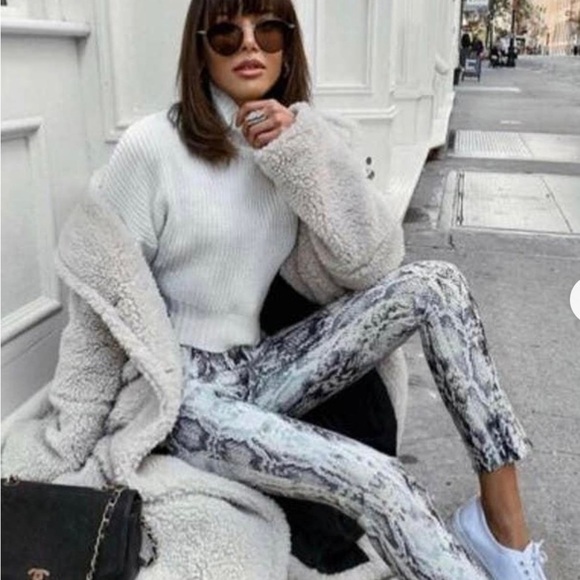 Zara Lightweight Snakeskin Pants, Size Small - Picture 2 of 9